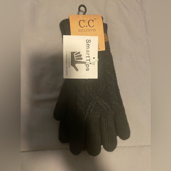 C.C Exclusives infinity scarf, and smart tip gloves set - Picture 11 of 13